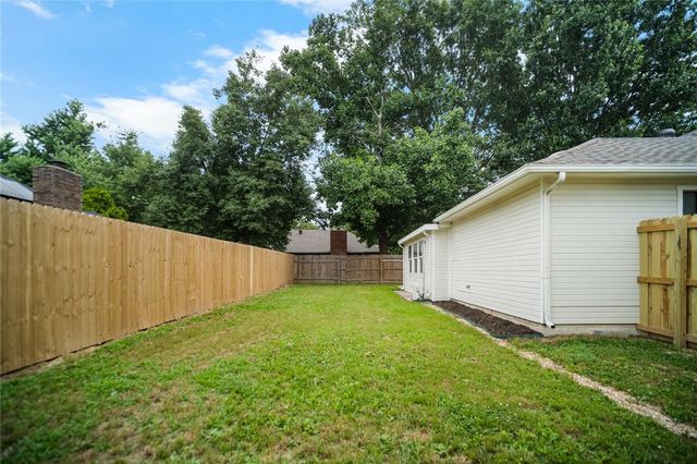 3715 W Rozell Street, Rogers, AR 72756