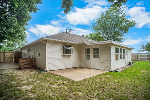 3715 W Rozell Street, Rogers, AR 72756
