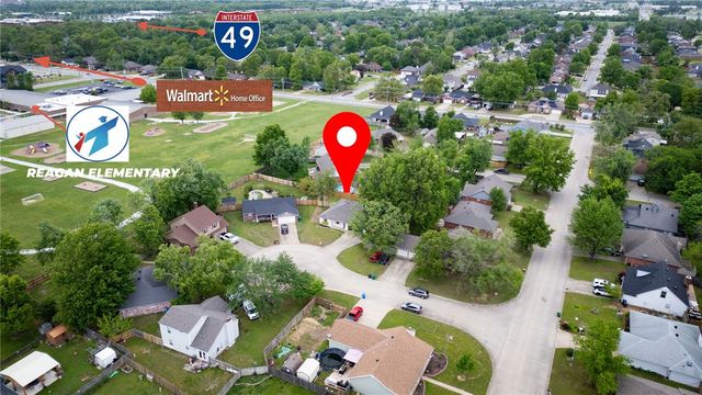 3715 W Rozell Street, Rogers, AR 72756