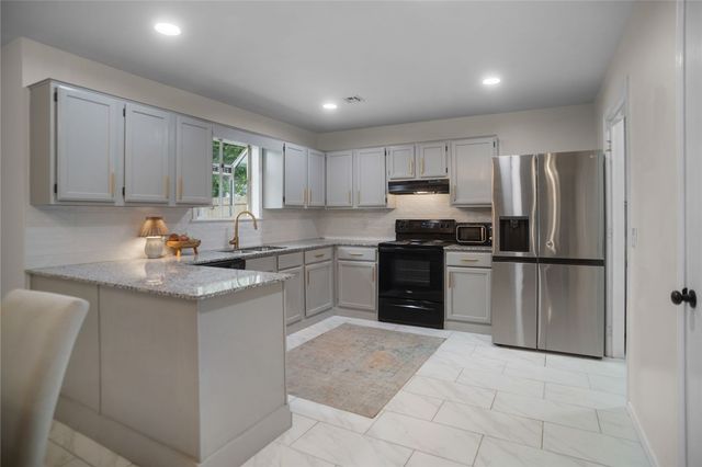 3715 W Rozell Street, Rogers, AR 72756
