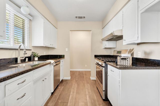 1361 Almond Street, Selma, CA 93662