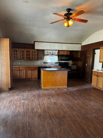 812 Cedarcrest Drive, Tool, TX 75143