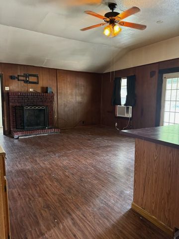 812 Cedarcrest Drive, Tool, TX 75143