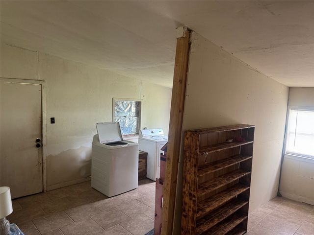 812 Cedarcrest Drive, Tool, TX 75143