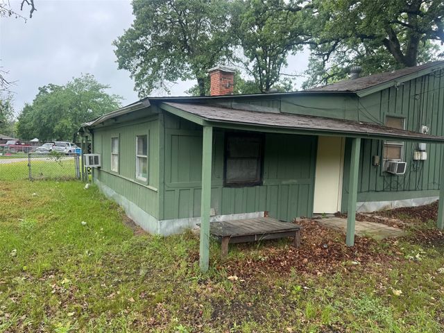812 Cedarcrest Drive, Tool, TX 75143