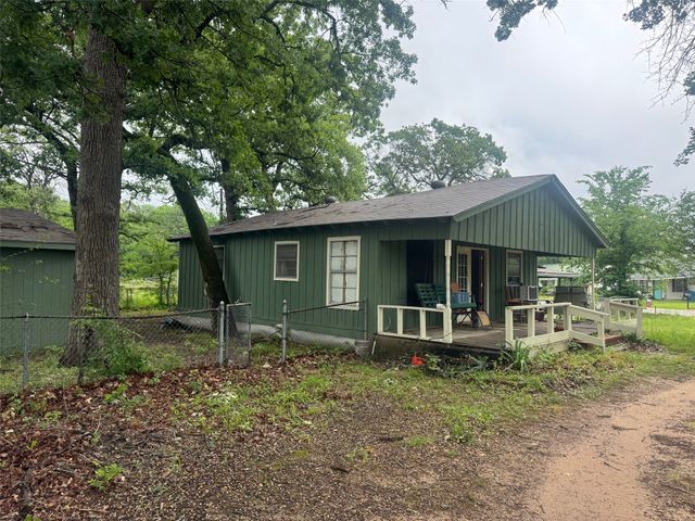 812 Cedarcrest Drive, Tool, TX 75143