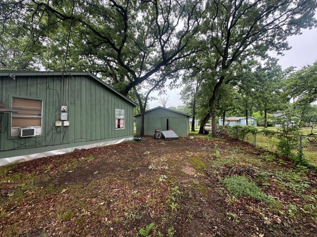 812 Cedarcrest Drive, Tool, TX 75143