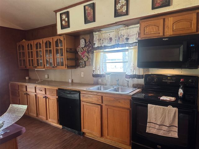812 Cedarcrest Drive, Tool, TX 75143