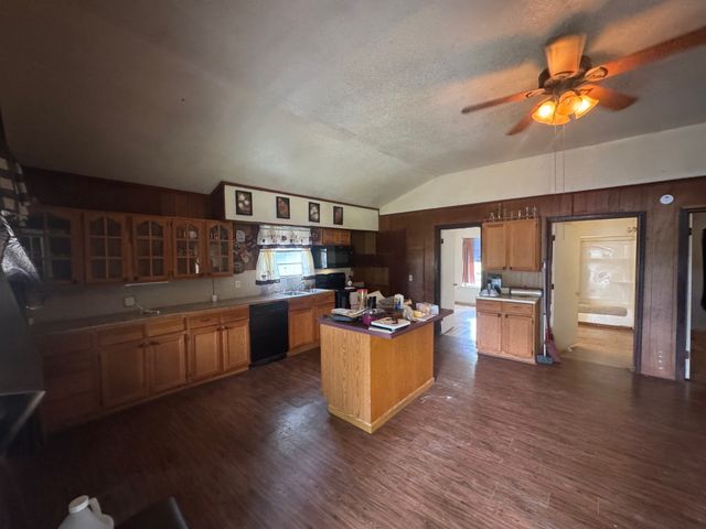 812 Cedarcrest Drive, Tool, TX 75143