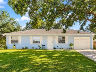 1102 SW Arc Court, Port St. Lucie, FL 34953