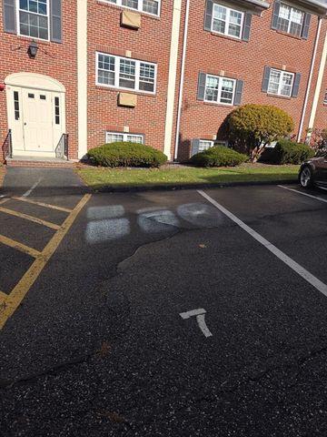 25 Arlington Rd 11, Woburn, MA 01801