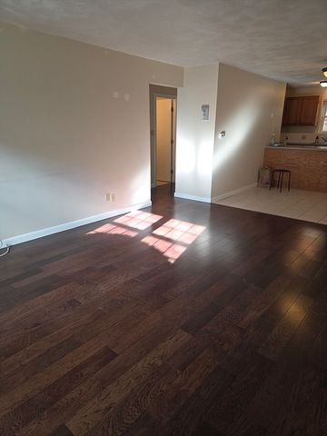 25 Arlington Rd 11, Woburn, MA 01801