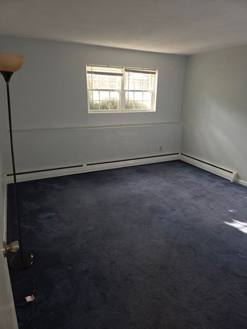 25 Arlington Rd 11, Woburn, MA 01801