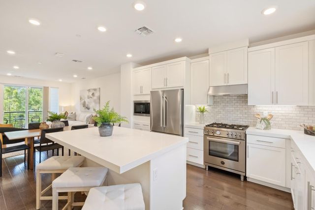 2239 Mora Place, Mountain View, CA 94040