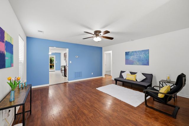 1329 Harrington Court, Lexington, KY 40511