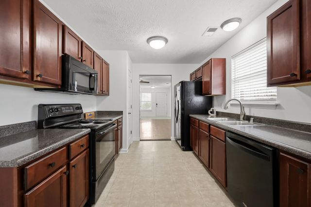 1329 Harrington Court, Lexington, KY 40511