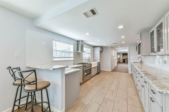 7341 Oak Hill Drive, Houston, TX 77087