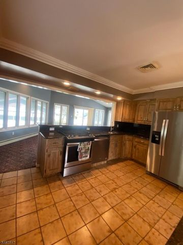 30 Burnett Pl, Nutley Twp., NJ 07110