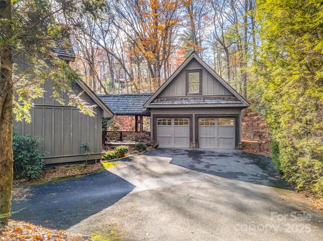 129 Ivy Ridge I-26, Lake Toxaway, NC 28747