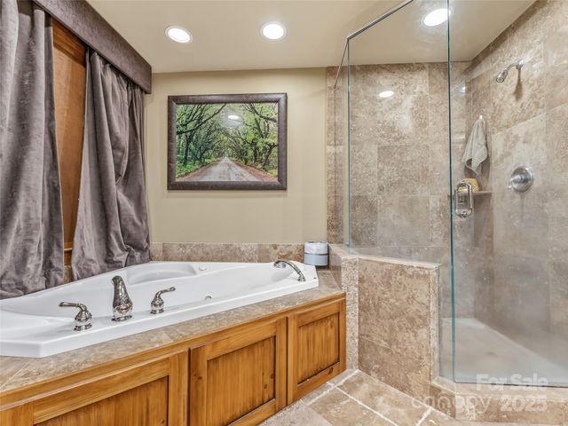 129 Ivy Ridge I-26, Lake Toxaway, NC 28747