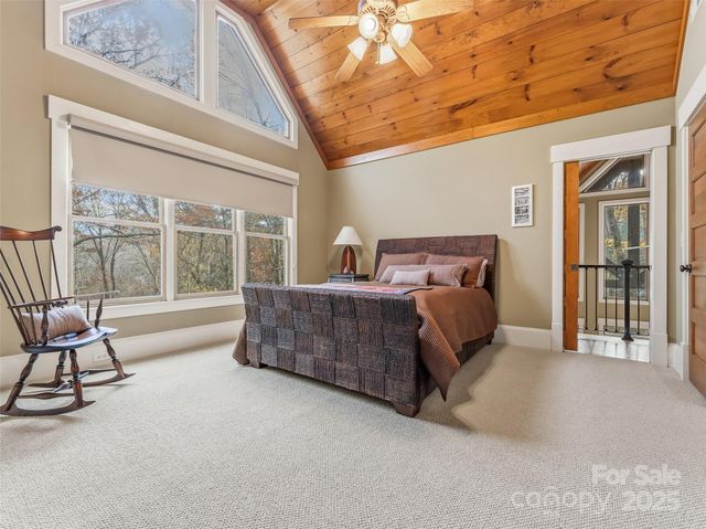 129 Ivy Ridge I-26, Lake Toxaway, NC 28747