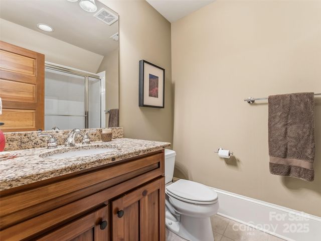 129 Ivy Ridge I-26, Lake Toxaway, NC 28747