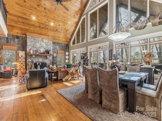 129 Ivy Ridge I-26, Lake Toxaway, NC 28747