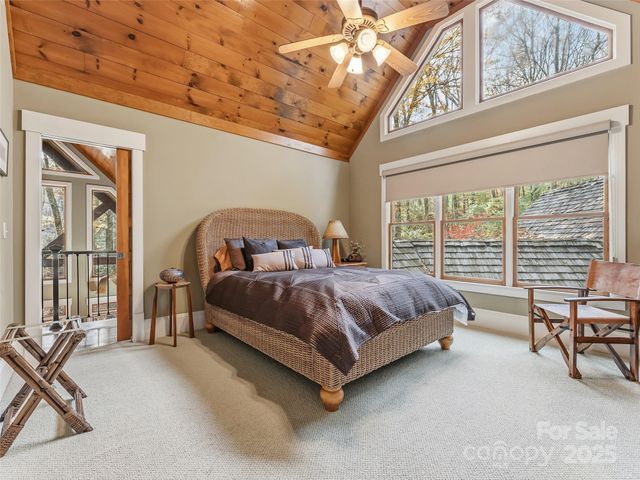 129 Ivy Ridge I-26, Lake Toxaway, NC 28747