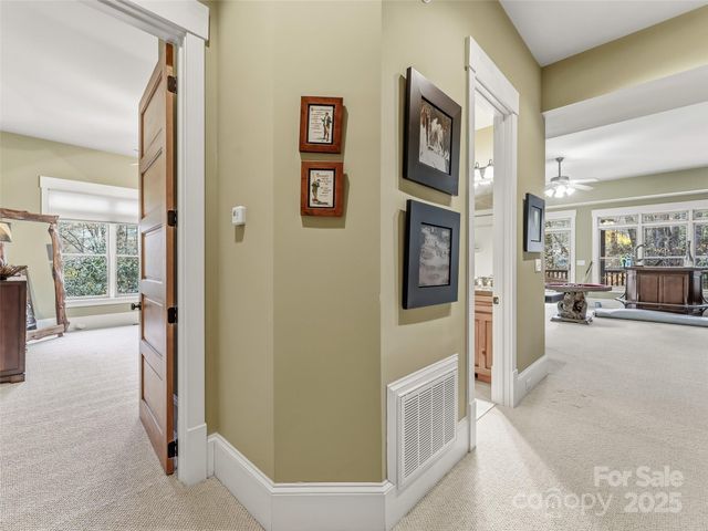 129 Ivy Ridge I-26, Lake Toxaway, NC 28747