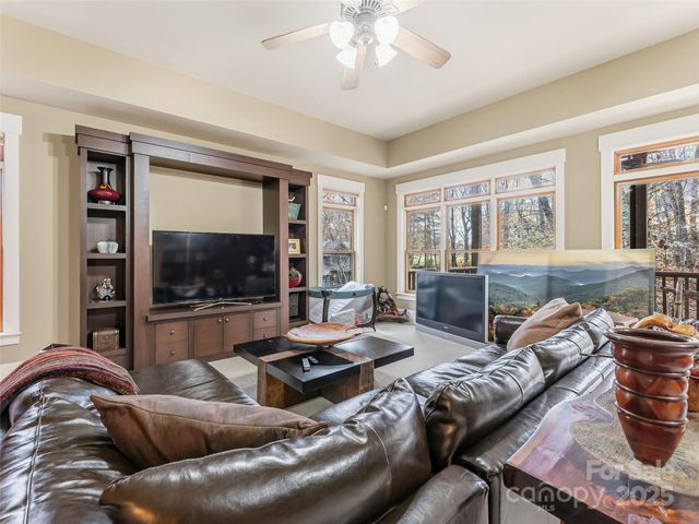 129 Ivy Ridge I-26, Lake Toxaway, NC 28747