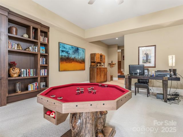 129 Ivy Ridge I-26, Lake Toxaway, NC 28747