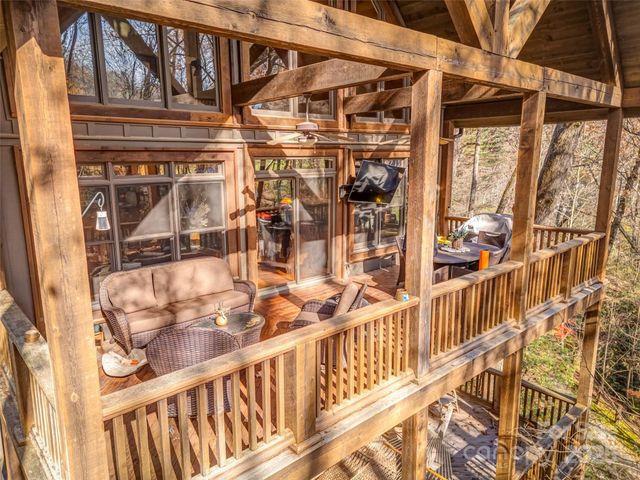 129 Ivy Ridge I-26, Lake Toxaway, NC 28747