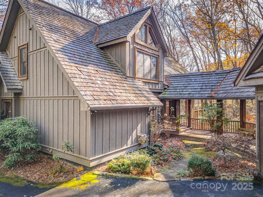 129 Ivy Ridge I-26, Lake Toxaway, NC 28747
