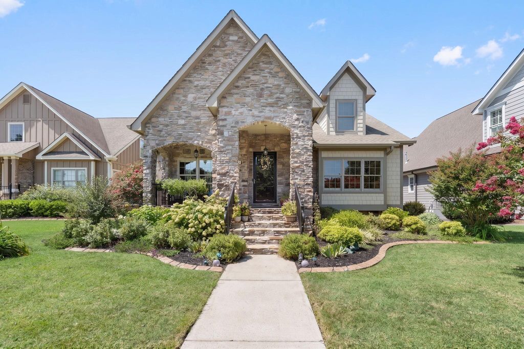8961 Gentle Mist Circle, Ooltewah, TN 37363