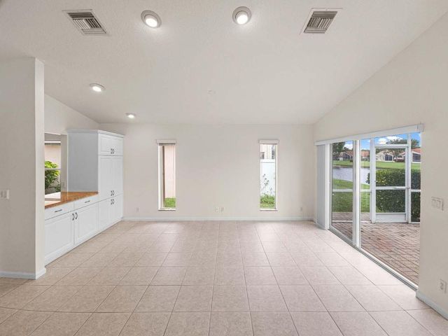 5111 Pelican Cove Drive, Boynton Beach, FL 33437