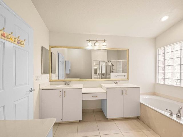 5111 Pelican Cove Drive, Boynton Beach, FL 33437