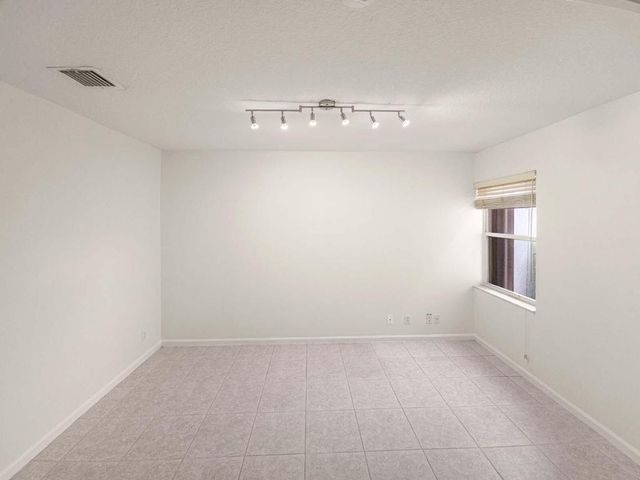 5111 Pelican Cove Drive, Boynton Beach, FL 33437