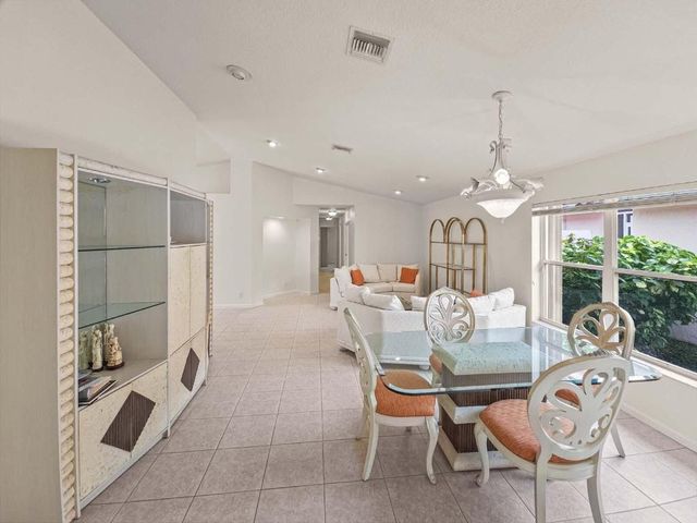 5111 Pelican Cove Drive, Boynton Beach, FL 33437