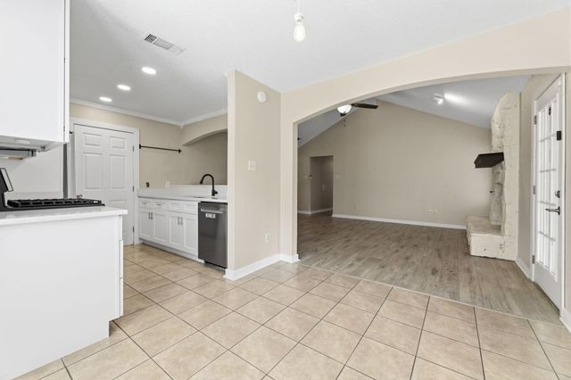 2401 Lasso DR, Round Rock, TX 78681