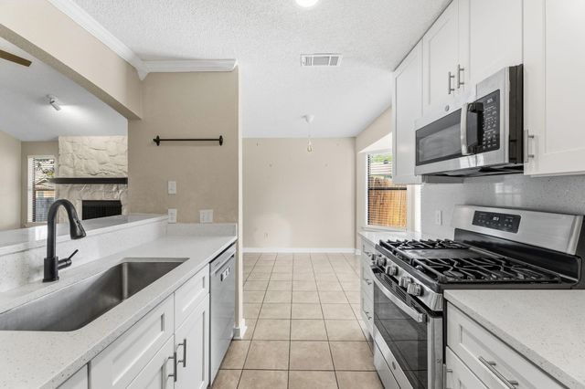 2401 Lasso DR, Round Rock, TX 78681