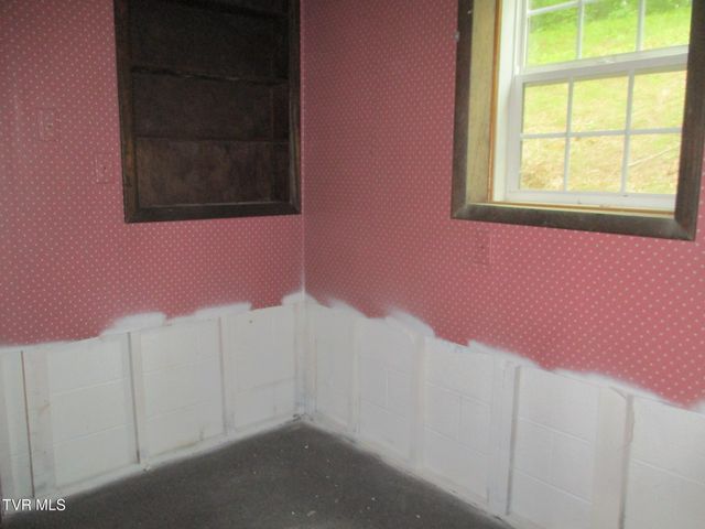 19374 Benhams Road, Bristol, VA 24202