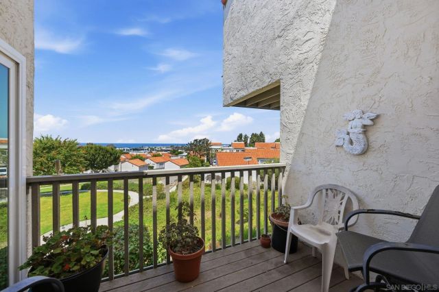 908 Caminito Madrigal Unit H, Carlsbad, CA 92011