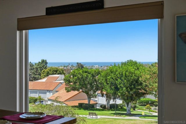 908 Caminito Madrigal Unit H, Carlsbad, CA 92011