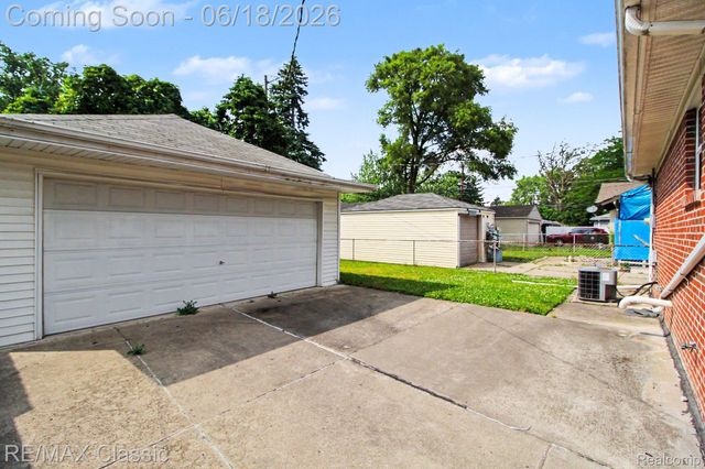 18825 Hanna Street, Melvindale, MI 48122