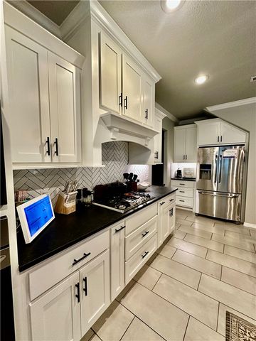 690 Malbec Road, Tontitown, AR 72762