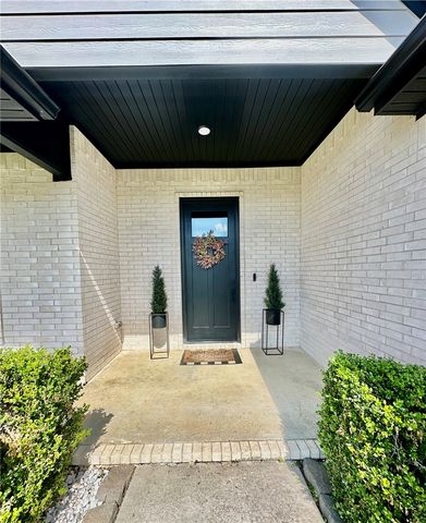 690 Malbec Road, Tontitown, AR 72762