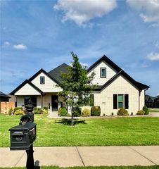 690 Malbec Road, Tontitown, AR 72762