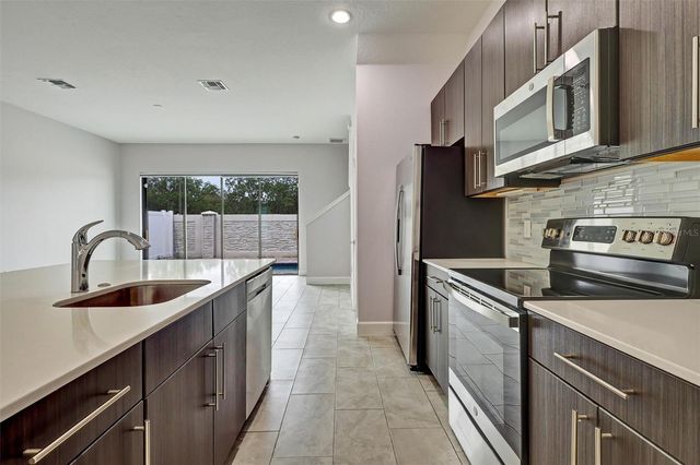 212 VILLA DOMANI CIRCLE, Davenport, FL 33896