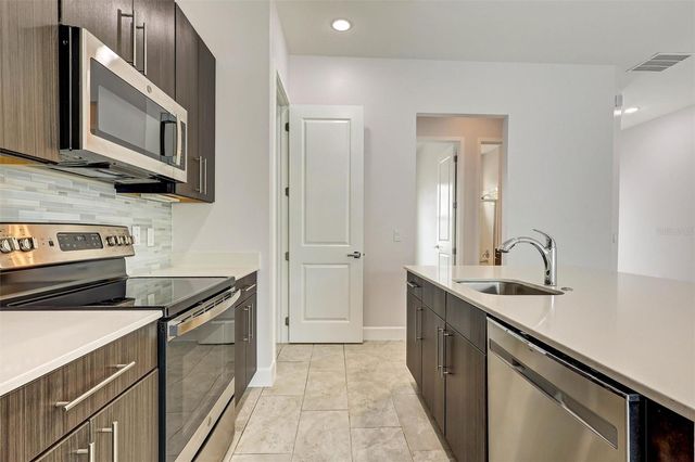 212 VILLA DOMANI CIRCLE, Davenport, FL 33896