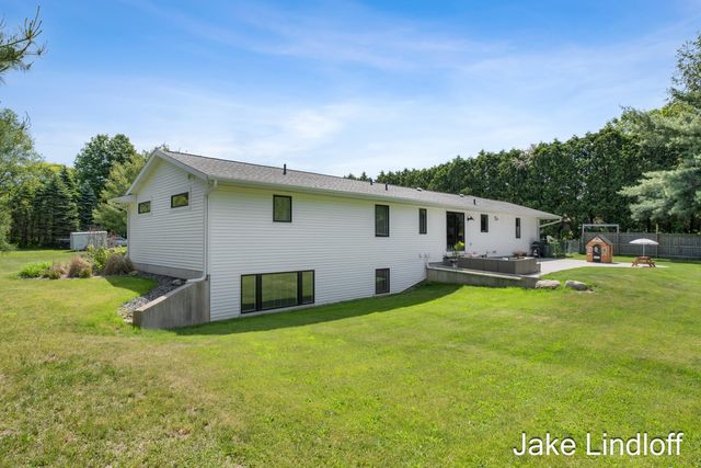 8855 Myers Lake Avenue Ne, Courtland Twp, MI 49341